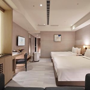 Elite Triple Room